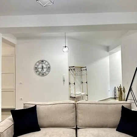 Be Apartments, Skanderbeg Apartment *
